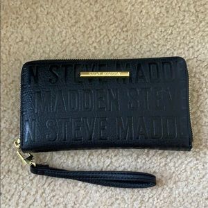 Steve Madden Wristlet